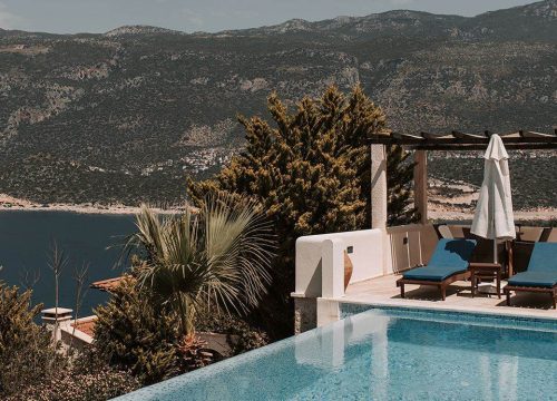 Lower Dewey Lake – 20-minute hike to a glacial lake.